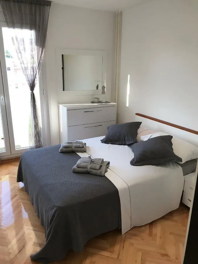 M&R Apartment Split