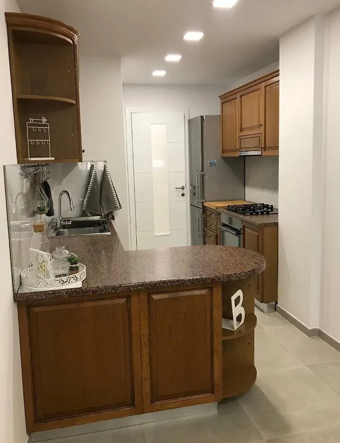M&R Apartment Split 0*,