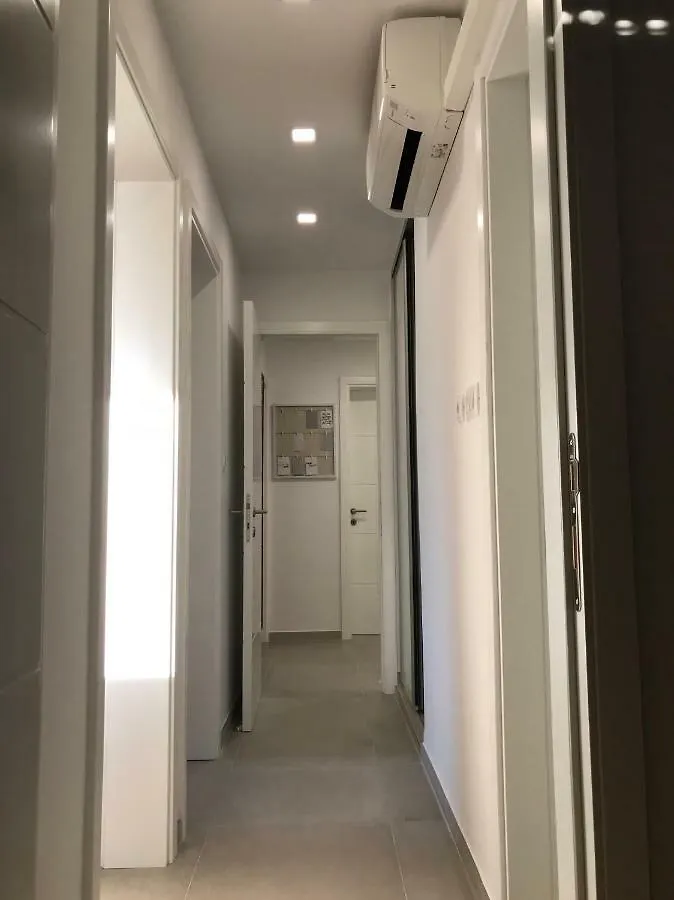 M&R Apartment Split